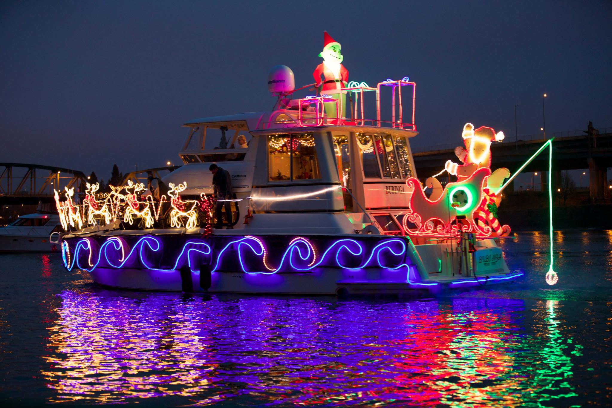 Christmas Ships viewing by the Willamette Shore Trolley